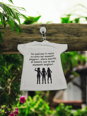 Mini T-Shirt per auto personalizzata con frase dedicata all'amicizia idea regalo - immagine 2