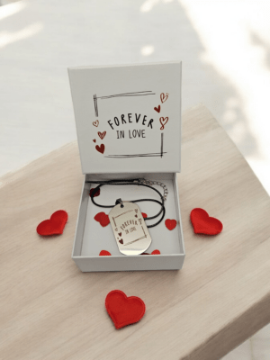 Collana con targhetta incisa personalizzata forever in love idea regalo per lei e per lui - immagine 5